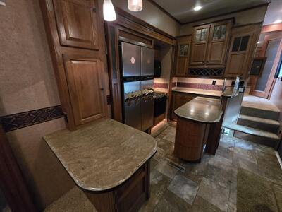 2013 Jayco Pinnacal 36REQS   - Photo 5 - Liberty, TX 77575