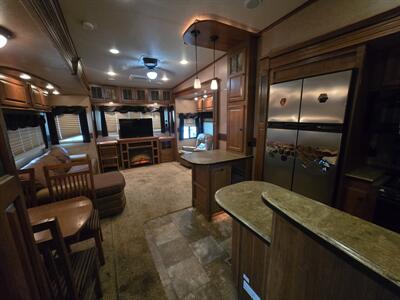 2013 Jayco Pinnacal 36REQS   - Photo 4 - Liberty, TX 77575