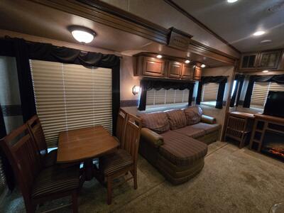 2013 Jayco Pinnacal 36REQS   - Photo 7 - Liberty, TX 77575