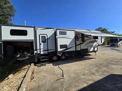 2016 Keystone Avalanche 391TG   - Photo 3 - Liberty, TX 77575