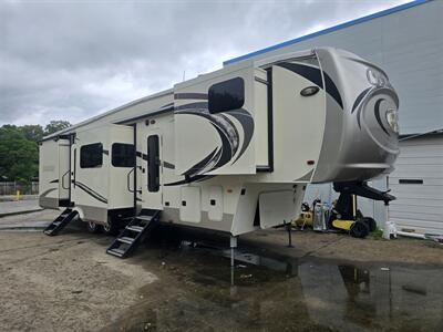 2018 Palomino Columbus F386FK - Photo 1 - Liberty, TX 77575