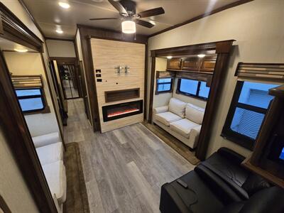 2018 Palomino Columbus F386FK - Photo 9 - Liberty, TX 77575