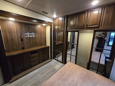 2018 Palomino Columbus F386FK - Photo 11 - Liberty, TX 77575