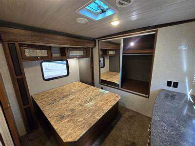 2017 Heartland Mallard M325   - Photo 8 - Liberty, TX 77575