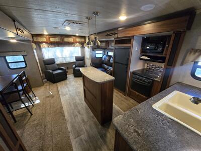 2017 Heartland Mallard M325   - Photo 3 - Liberty, TX 77575