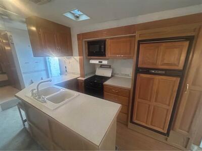 2001 Cameo Carriage M3   - Photo 7 - Liberty, TX 77575