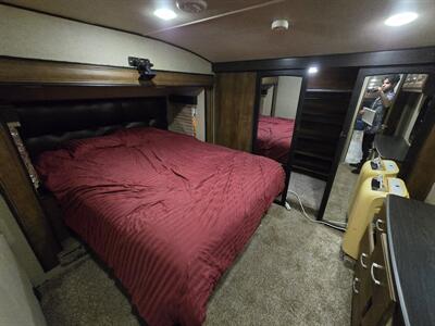 2018 Grand Design RV Reflection 367BHS - Photo 10 - Liberty, TX 77575