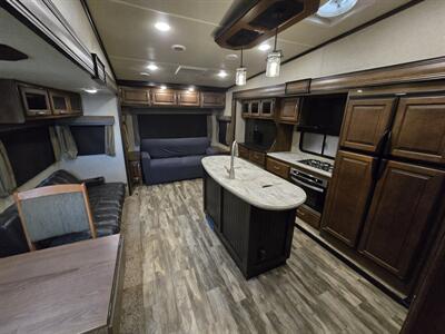 2018 Grand Design RV Reflection 367BHS - Photo 4 - Liberty, TX 77575