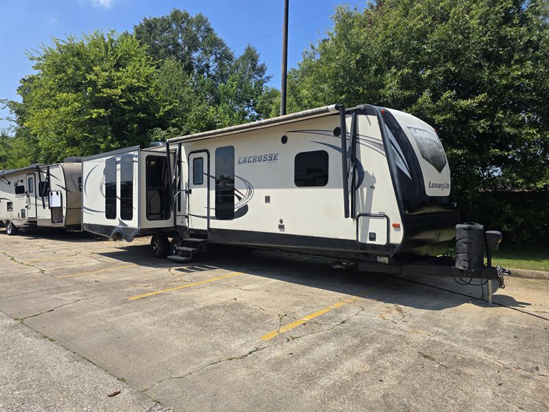 2016 Forest River Lacrosse RKT 337  