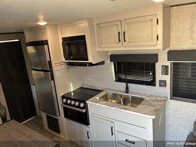 2022 Jayco Jay Flight SLK - Photo 11 - Santa Fe, NM 87507