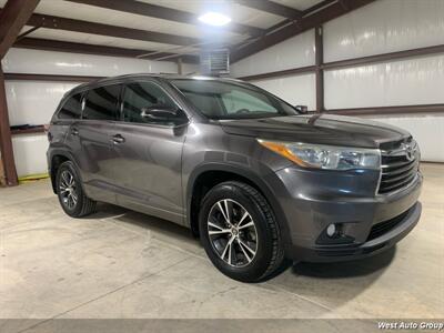 2016 Toyota Highlander XLE   - Photo 2 - Santa Fe, NM 87507