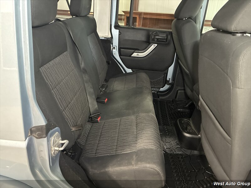 2012 Jeep Wrangler Unlimited Sahara - Photo 13