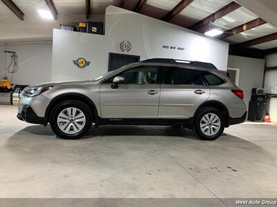 2018 Subaru Outback 2.5i Premium   - Photo 2 - Santa Fe, NM 87507