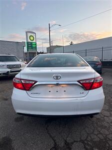 2017 Toyota Camry LE   - Photo 4 - Detroit, MI 48212