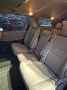 2015 Toyota Sienna XLE   - Photo 9 - Detroit, MI 48212