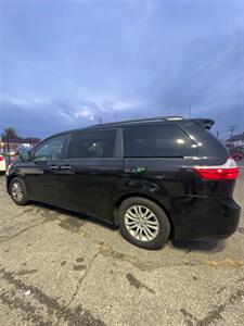 2015 Toyota Sienna XLE   - Photo 3 - Detroit, MI 48212