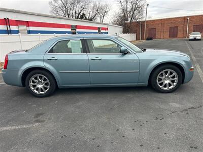 2009 Chrysler 300 Touring   - Photo 2 - Winchester, VA 22601