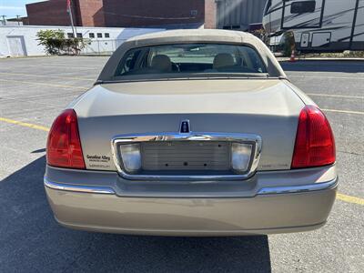 2006 Lincoln Town Car Signature Limited   - Photo 4 - Winchester, VA 22601