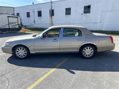 2006 Lincoln Town Car Signature Limited   - Photo 6 - Winchester, VA 22601