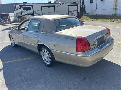 2006 Lincoln Town Car Signature Limited   - Photo 5 - Winchester, VA 22601