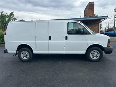 2013 Chevrolet Express 2500   - Photo 2 - Winchester, VA 22601