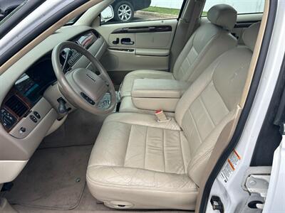 2002 Lincoln Town Car Executive   - Photo 9 - Winchester, VA 22601