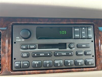 2002 Lincoln Town Car Executive   - Photo 14 - Winchester, VA 22601