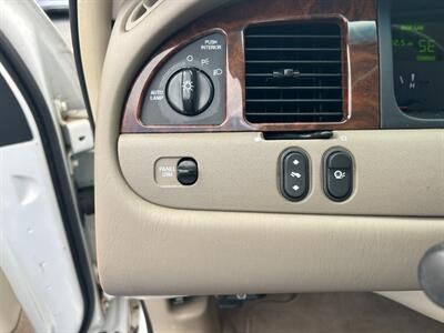 2002 Lincoln Town Car Executive   - Photo 17 - Winchester, VA 22601