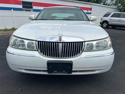 2002 Lincoln Town Car Executive   - Photo 8 - Winchester, VA 22601