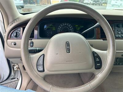 2002 Lincoln Town Car Executive   - Photo 18 - Winchester, VA 22601
