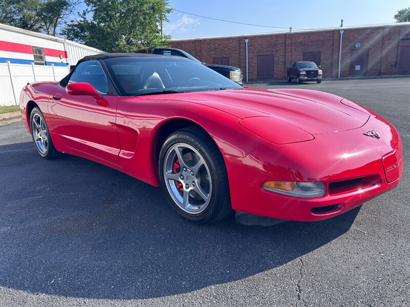 2004 Chevrolet Corvette Convertible's photo