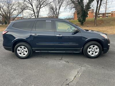 2017 Chevrolet Traverse LS   - Photo 2 - Winchester, VA 22601