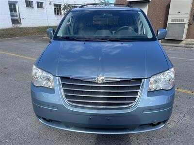 2009 Chrysler Town and Country Touring   - Photo 8 - Winchester, VA 22601