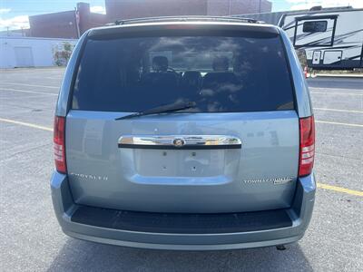 2009 Chrysler Town and Country Touring   - Photo 3 - Winchester, VA 22601