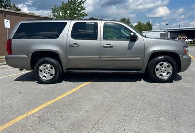 2012 Chevrolet Suburban LT   - Photo 2 - Winchester, VA 22601