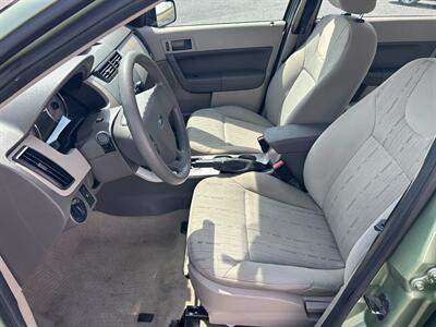 2008 Ford Focus SE - Photo 10 - Winchester, VA 22601