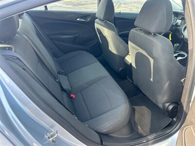 2018 Chevrolet Cruze LS Auto   - Photo 11 - Winchester, VA 22601