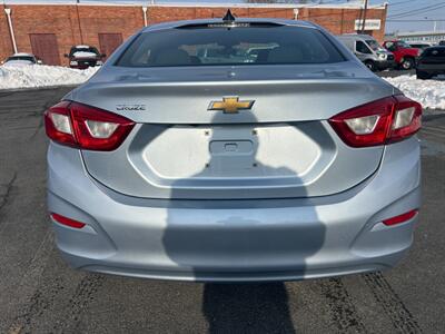 2018 Chevrolet Cruze LS Auto   - Photo 4 - Winchester, VA 22601