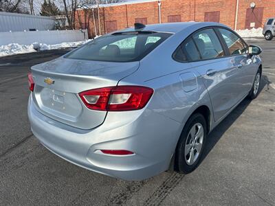 2018 Chevrolet Cruze LS Auto   - Photo 3 - Winchester, VA 22601