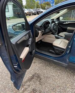 2020 Ford Escape Hybrid SE Sport   - Photo 8 - Elkhart, IN 46514