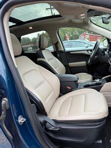 2020 Ford Escape Hybrid SE Sport   - Photo 15 - Elkhart, IN 46514