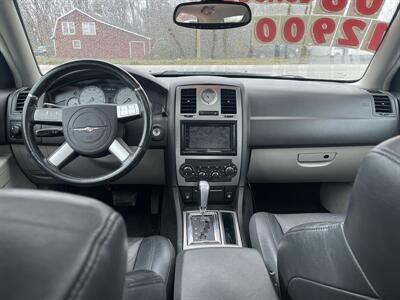 2006 Chrysler 300 Series SRT-8   - Photo 7 - Elkhart, IN 46514