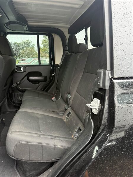2021 Jeep Gladiator Sport - Photo 9 - Elkhart, IN 46514