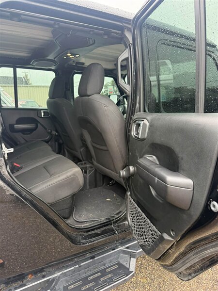 2021 Jeep Gladiator Sport - Photo 12 - Elkhart, IN 46514