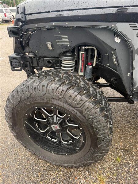 2021 Jeep Gladiator Sport - Photo 16 - Elkhart, IN 46514