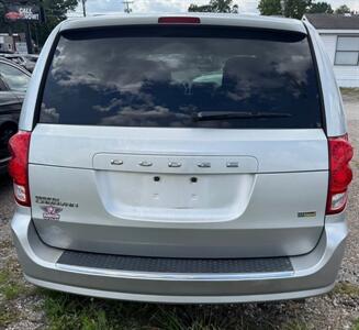 2012 Dodge Grand Caravan SXT   - Photo 7 - Elkhart, IN 46514