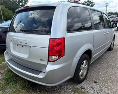 2012 Dodge Grand Caravan SXT   - Photo 5 - Elkhart, IN 46514