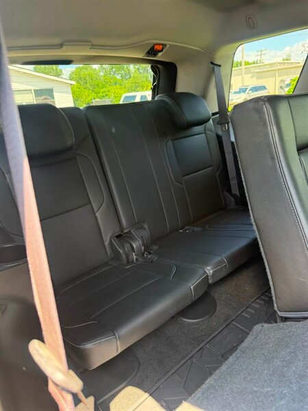 2017 Chevrolet Tahoe LT - Photo 16 - Elkhart, IN 46514