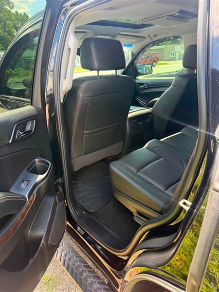 2017 Chevrolet Tahoe LT - Photo 12 - Elkhart, IN 46514
