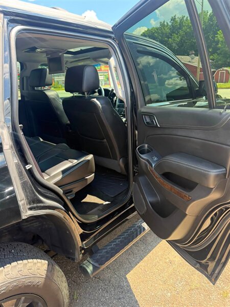 2017 Chevrolet Tahoe LT - Photo 14 - Elkhart, IN 46514